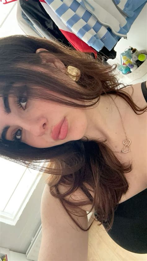 Brunette Brunette Girl Cute Brunette Outfit Makeup Inspo Make Up Natural Natural Makeup