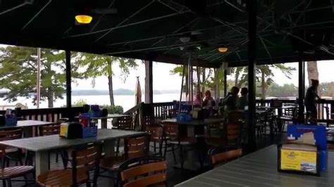 Lake Lanier Dining At Pig Tails At Aqualand Marina Youtube