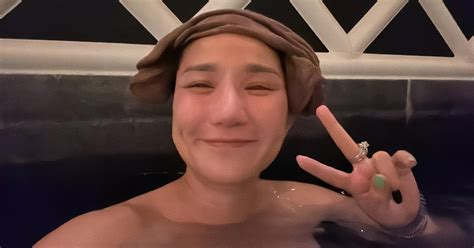 Cát Tường khoe ảnh bán nude nóng bỏng khi sang Nhật tắm Onsen Tinmoi