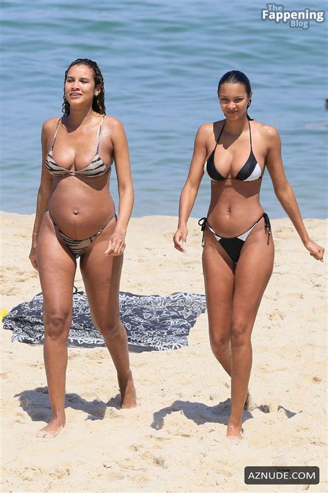 Lais Ribeiro Sexy Spotted Showing Off Her Amazing Body Wearing A Hot Bikini At The Beach In