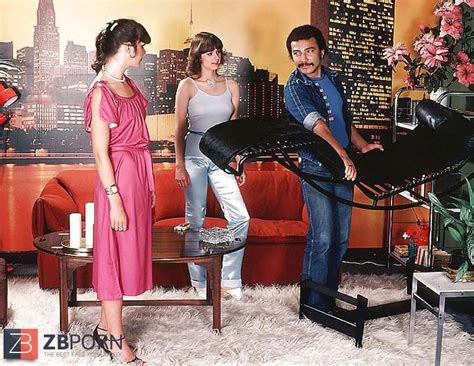 Vintage 2 Brunettes Flashing A Fortunate Stud A Great Time ZB Porn