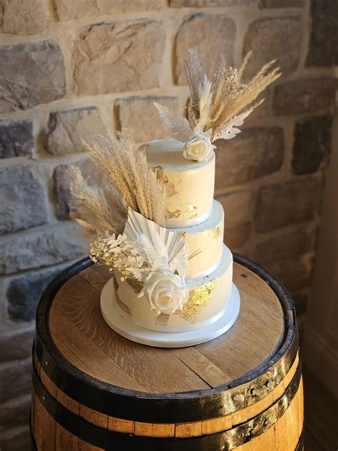 Naked Or Semi Naked Wedding Cake Sweet Temptation Cakes