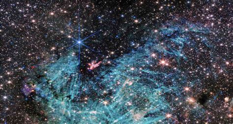 James Webb Space Telescope Spots Features in the Heart of Our Galaxy ...