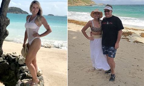 10 Sexy Linda Holliday Bikini Pics