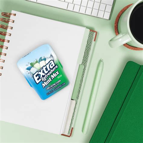 Extra Refreshers Mint Mix Sugarfree Chewing Gum 40 Piece Bottle Extra®