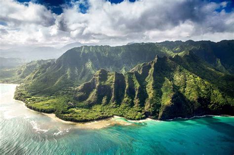 How To Pick The Best Island To Visit In Hawaii For Your First Trip