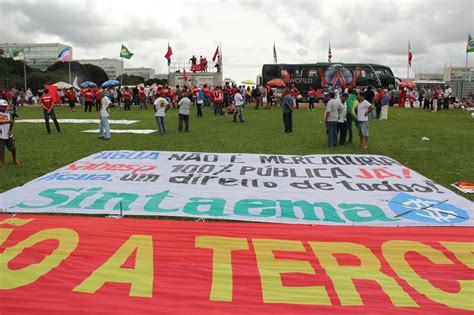 Fotos da participação do SINTAEMA SP no ato de 7 de abril em Brasília