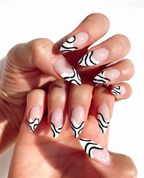 23 Chic Line Nail Designs For A Modern Aesthetic In Any Season