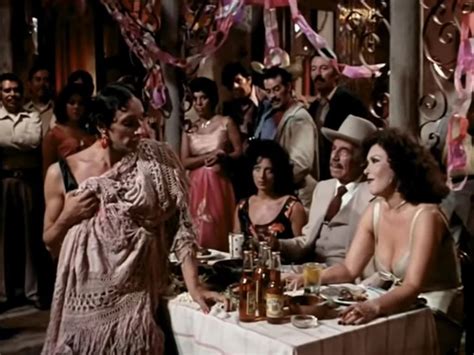 Quiénes fueron los protagonistas del primer beso gay en el cine mexicano y el revuelo que causó