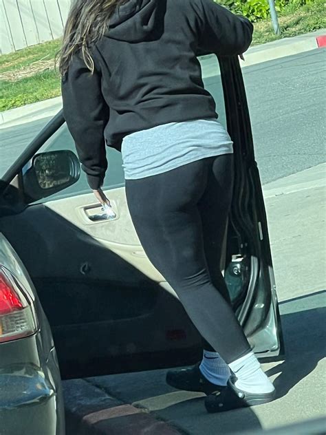 Hot Latina Friend Spandex Leggings Yoga Pants Forum