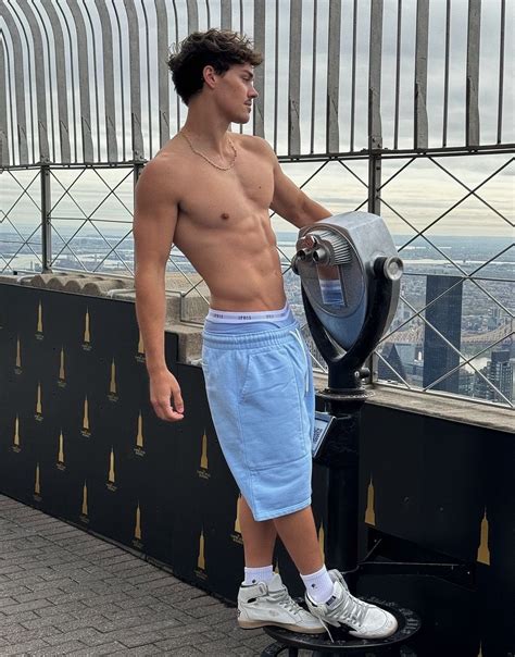 Pin En Noah Beck Hot Af