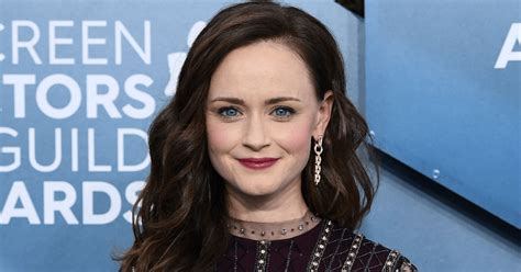 Alexis Bledel Net Worth, Salary and Earnings 2023 - Wealthypipo