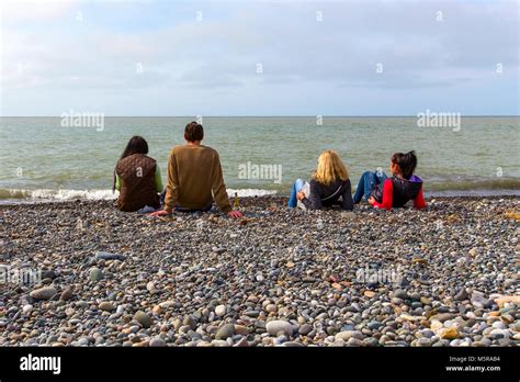 Bikini Girls M Dchen Hinten Fotos Und Bildmaterial In Hoher Aufl Sung Alamy