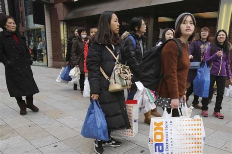 韩国人赴中国旅游，开启了疯狂模式，韩国游客量暴增2倍有余！