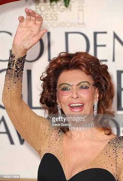 250 Sophia Loren Golden Globe Photos And High Res Pictures Getty Images