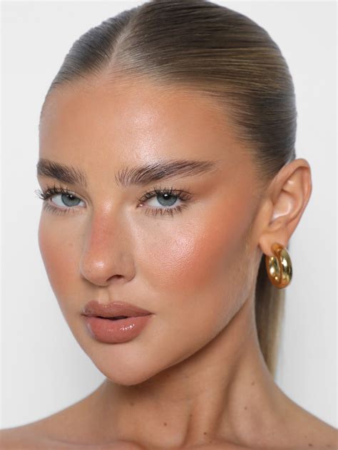 Brow Tint | Fall makeup looks, Brows, Brow tinting