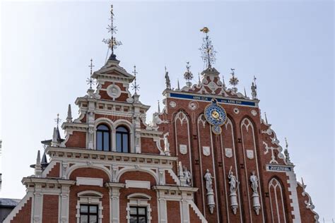 Fachada De La Casa De Las Cabezas Negras Melngalvju Nombres En Riga