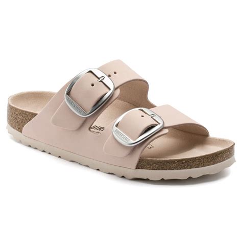 Barbie aussi porte des sandales Birkenstock et on a trouvé son modèle