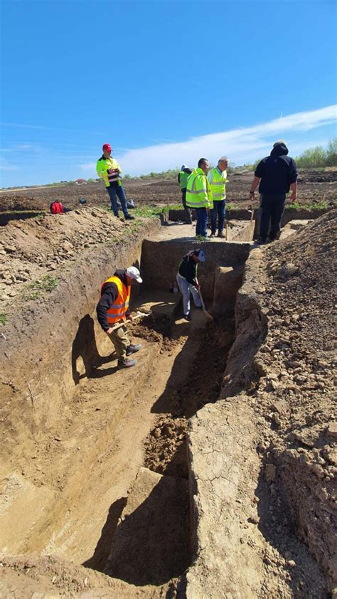 Artefacte Vechi De 7 000 De Ani Descoperite Pe Autostrada A0