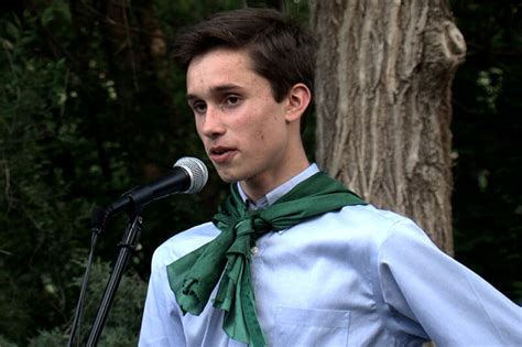 Lo Splendido Coming Out Di Un Liceale Alla Cerimonia Di Diploma Gay It