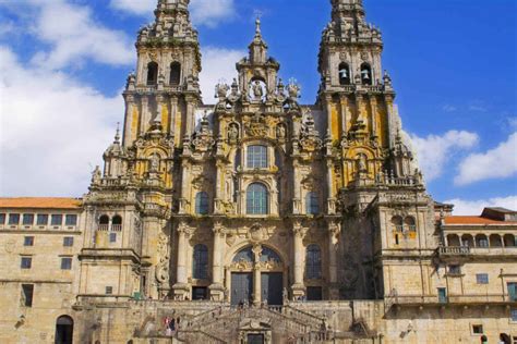 santiago de compostela  galicia  guide galicia