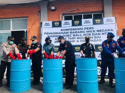 Dimusnahkan Sex Toys Hingga Miras Ilegal Miliaran Rupiah Porosbali