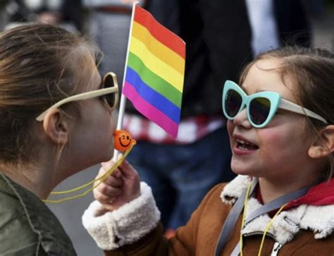 Nessuna Differenza Tra I Bambini Cresciuti Nelle Coppie Gay Rispetto A Quelli Cresciuti Da