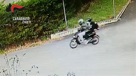 Lanciano Rapine A Mano Armata Nei Bar