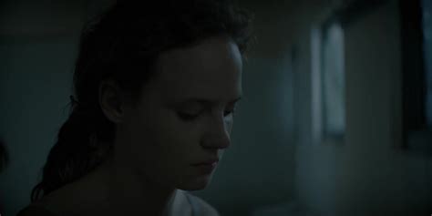 girls streak naked at night and ring a bell ThisVid 日本語で