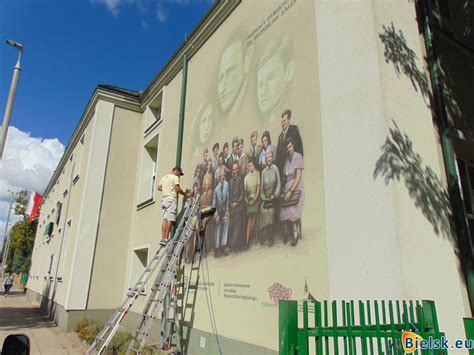 Nowy Mural W Bielsku Podlaskim Wizerunki Ojca Za O Yciela Pierwszych