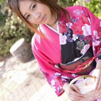 Horny Japanese Model Yui Shiina Posing In Sexy Kimono Photos