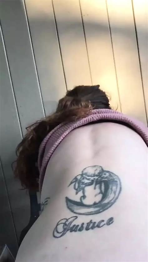 Dieses mädchen auf meinem balkon gefickt finger spritzen dann anal xHamster