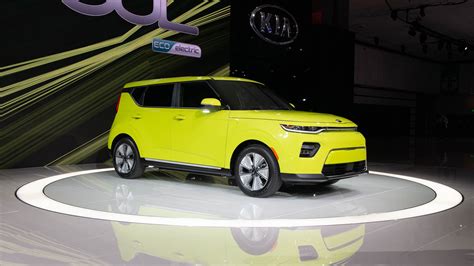 2020 Kia Soul Shocks At La Auto Show Ev Option Revealed With 64 Kwh