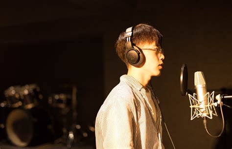 Phí Khải Minh Hot boy Trung Quốc đẹp trai với nụ cười không đổ không lấy tiền