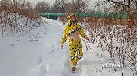 Milf Walking Naked In Public Search XNXX