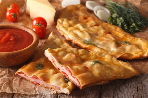 Pizza Parigina Con Una Farcitura Filante Invitante E Deliziosa