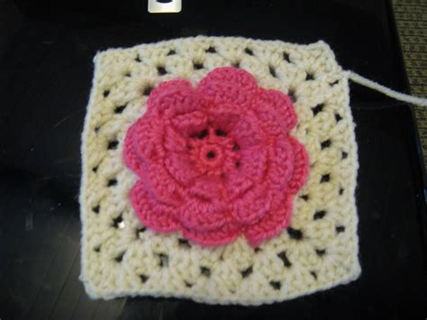 Crochet Rose Granny Square – Crochet For Beginners