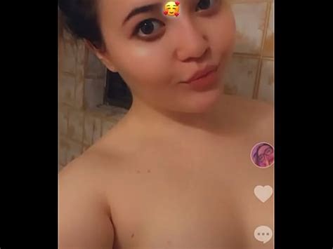 Mírame jugar con mi culo y mis tetas XVIDEOS