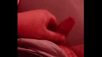 Pequeña polla se pone dura XVIDEOS