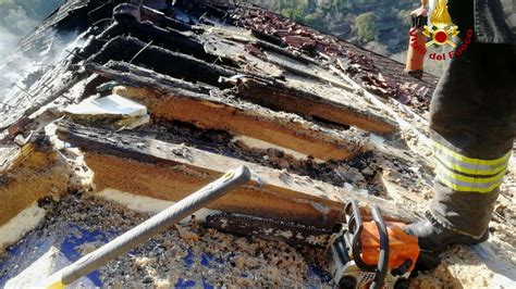 Incendio Tetto Camogli In Via Rio Pissorella Intervento Vigili Del Fuoco