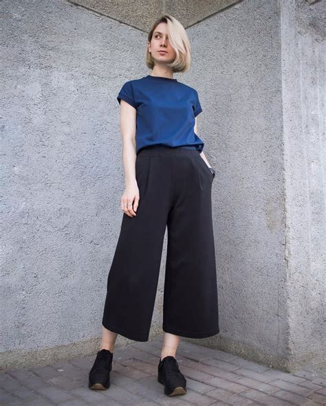 Базовая футболка в цвете индиго и брюки кюлоты #alenavishnyakova ...