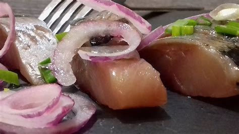 СЕЛЕДКА "КАК РАНЬШЕ". ОЧЕНЬ ВКУСНЫЙ РЕЦЕПТ ЗАСОЛКИ СЛАБОСОЛЕНОЙ СЕЛЬДИ ...