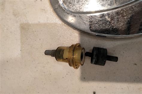 Help identifying a shower cartridge : Plumbing