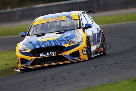 Sutton S Ford Quickest In Final Btcc Pre Season Test