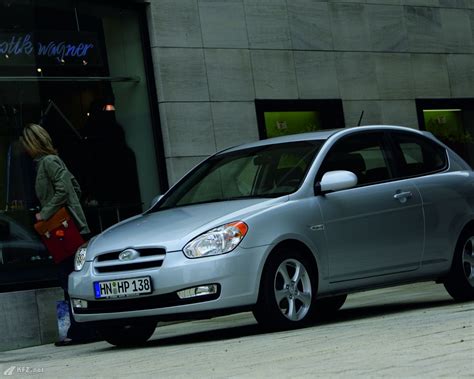Hyundai Accent Bilder. Ein Kompaktwagen auf hohem Niveau