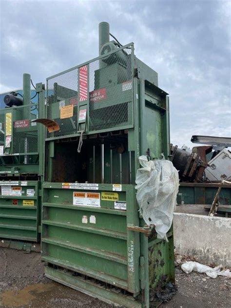 Ptr 2300 Hd Vertical Baler Balers And Compactors