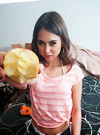 Riley Reid Is Making Sexy Selfies Milf Fox