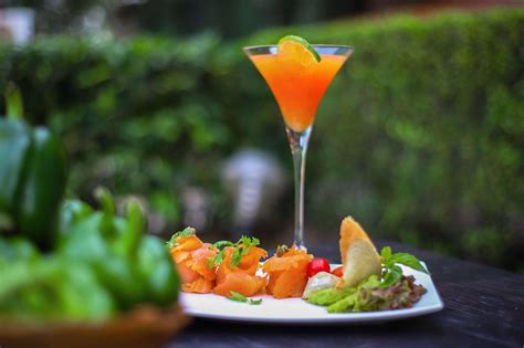 HILTON MUMBAI INTERNATIONAL AIRPORT HOTEL | Outdoor Pool & Spa