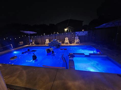 POOLSIDE PARADISE ~ Saltwater w/ Hot tub - Private Pool in Schertz