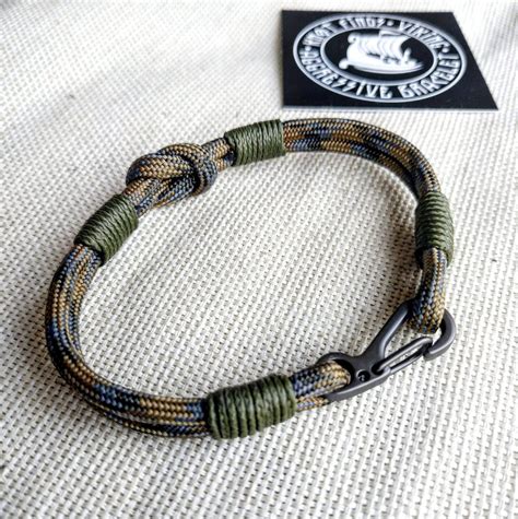 Thin Military Bracelet. Unloading Camp Bracelet. Paracord and - Etsy ...